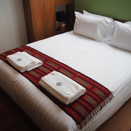 치앙마이 Boonnark Bed Night Bazaar No Car Parking 아파트 외부 사진